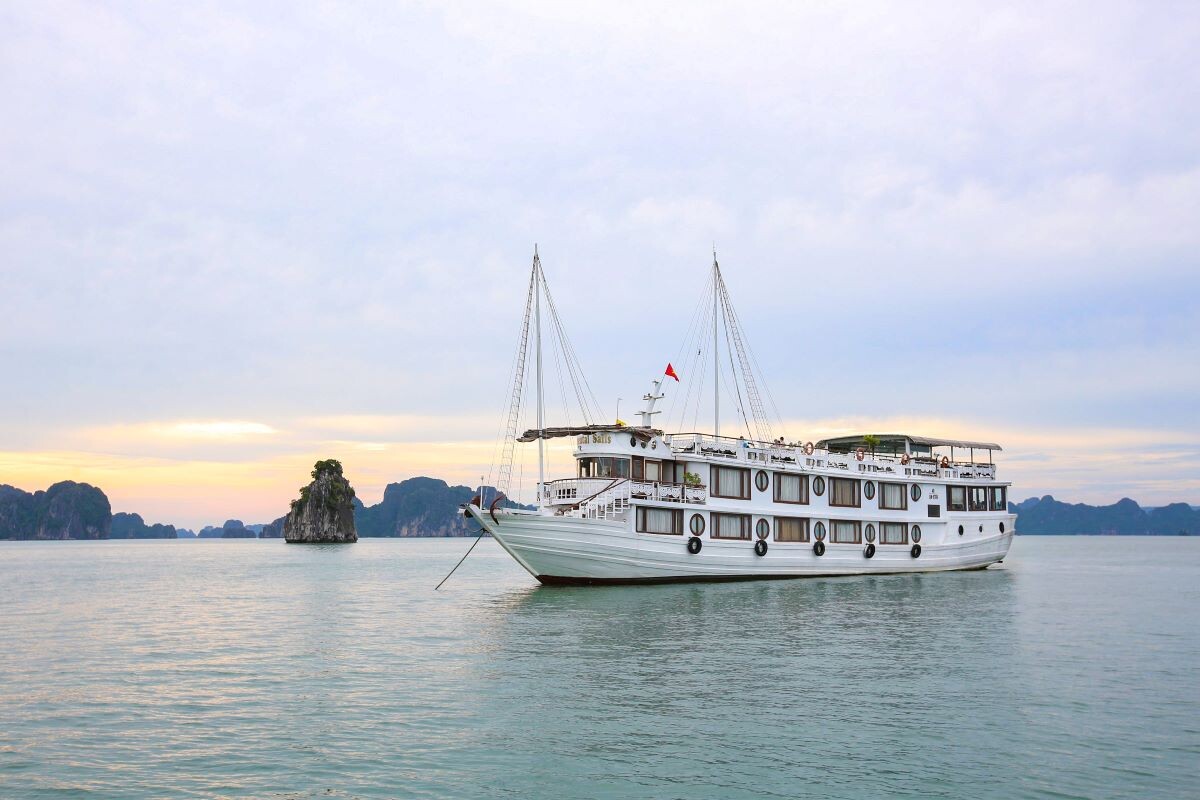 Oriental Sails Cruise 2D1N