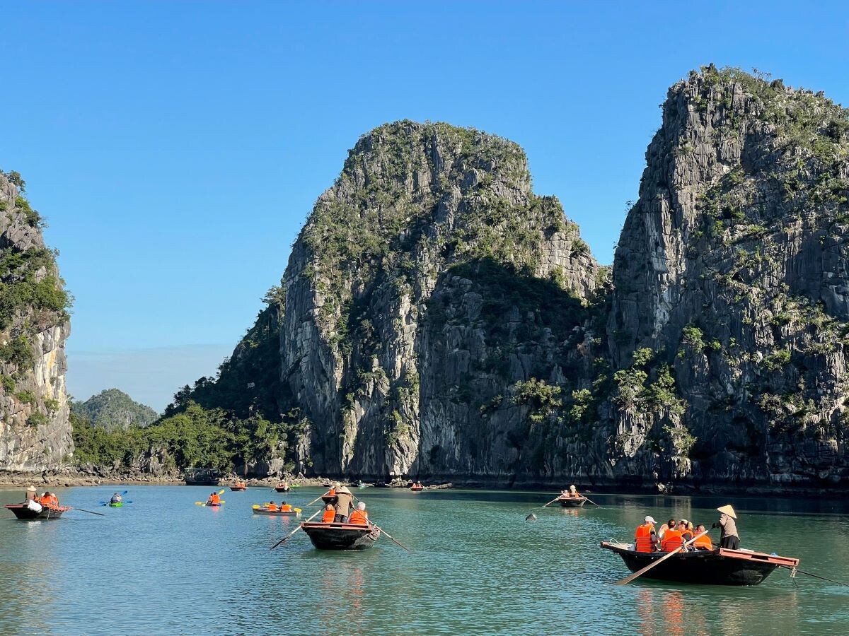 Bai Tu Long Bay