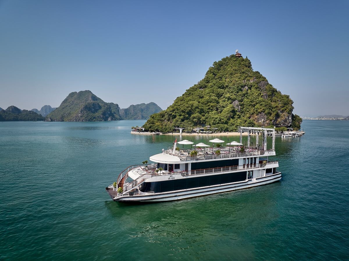 Iris Day Cruise Halong Bay
