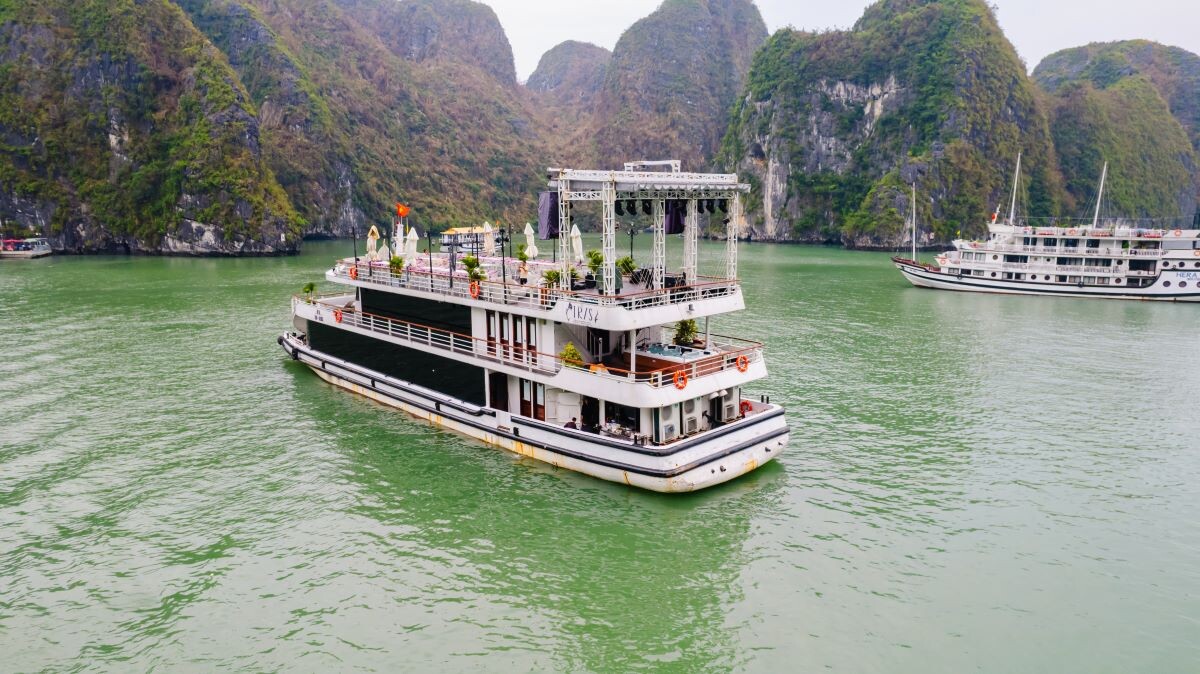 Iris Day Cruise Halong Bay